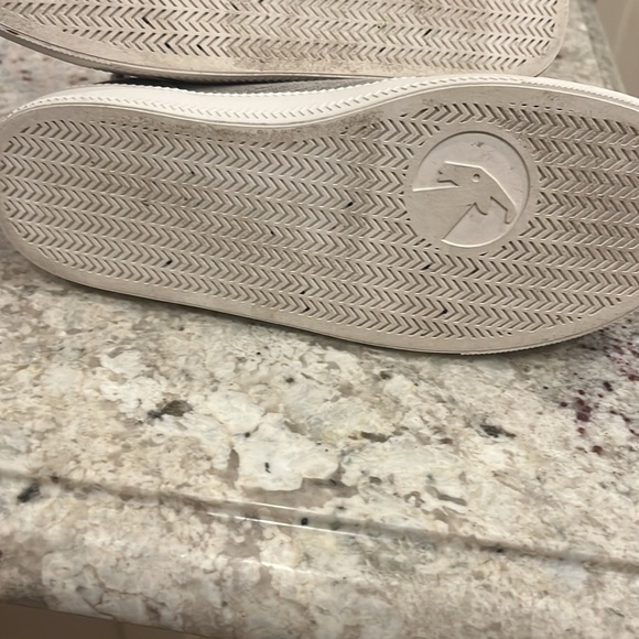 Billy’s sneakers - Picture 4 of 4